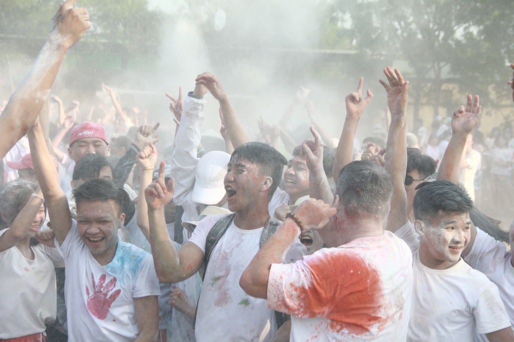 hoc sinh hao hung tham gia bat ca mo luon nhan dip 87 nam thanh lap doan