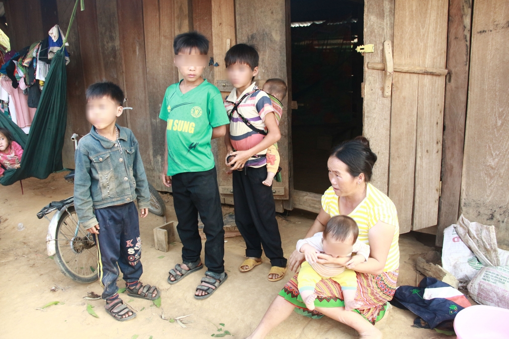 nhieu tre em dan toc bi nguoi la du do xuong tphcm lao dong kho cuc