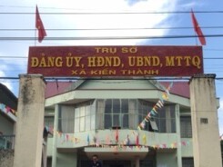 Không có bằng cấp 3, Chủ tịch xã nhờ người 'xin giúp'