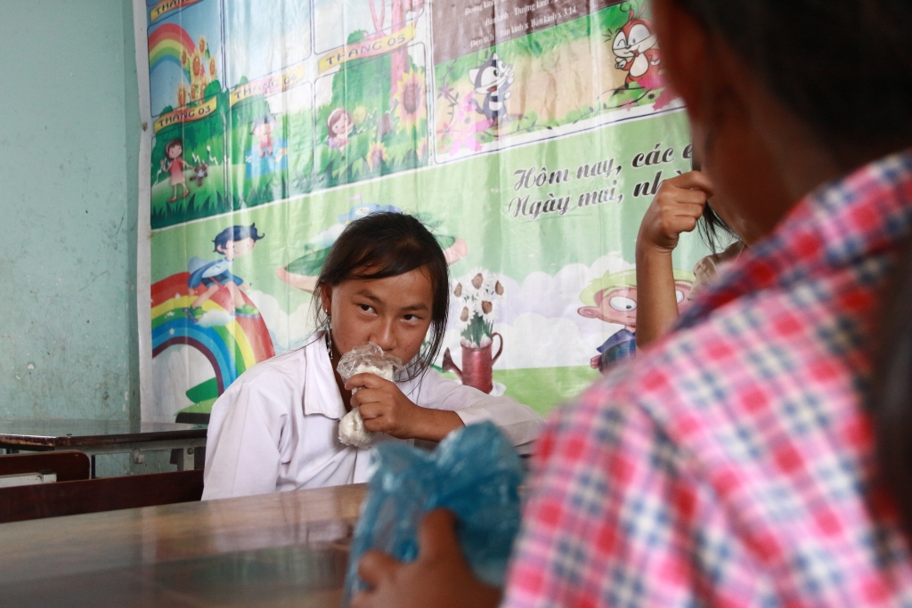xot xa bua an toan rau cham muoi tren hanh trinh tim con chu cua hoc sinh tay nguyen