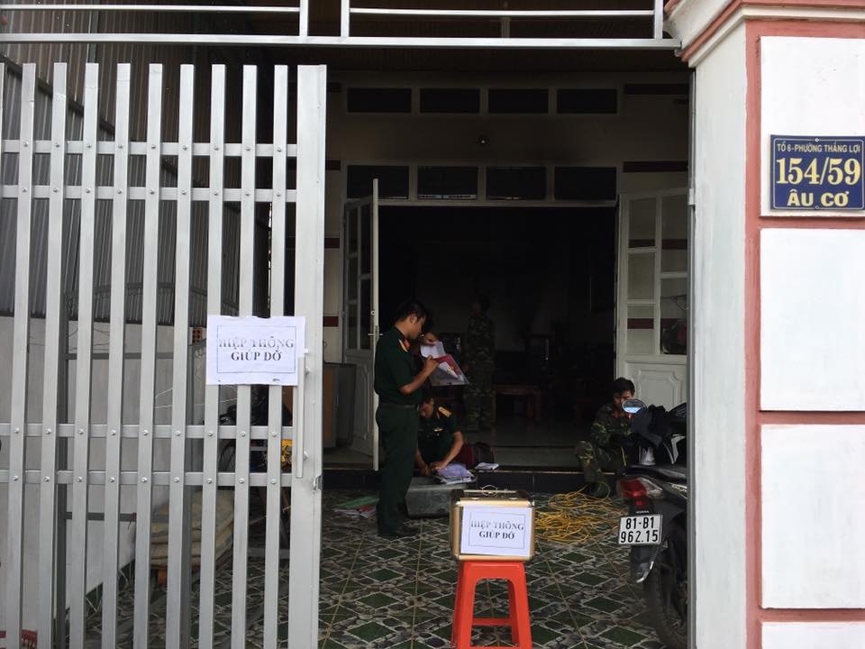 xot xa truoc hoan canh cua be gai 14 tuoi lao vao bien lua cuu me va em trai