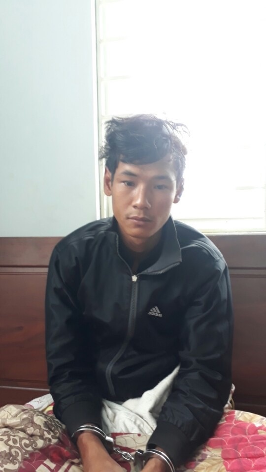 dak nong dam chu nha tu vong tren ban nhau