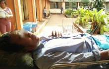 2 cha con bị bắn và chém trọng thương khi đi làm rẫy