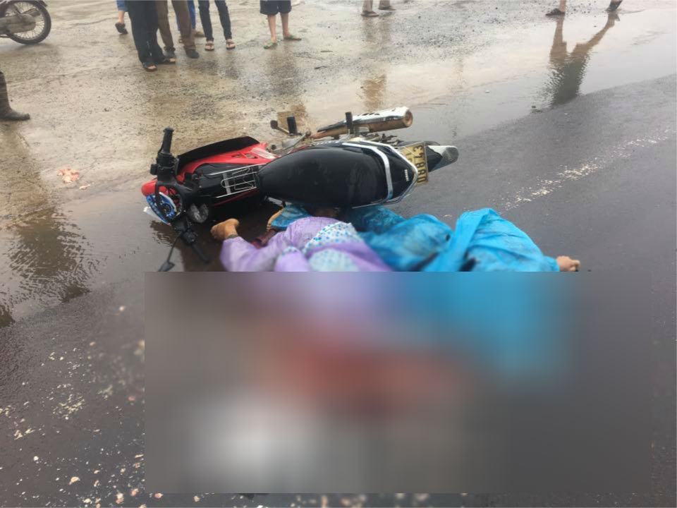 dak nong hai vo chong chet tham duoi banh xe tai