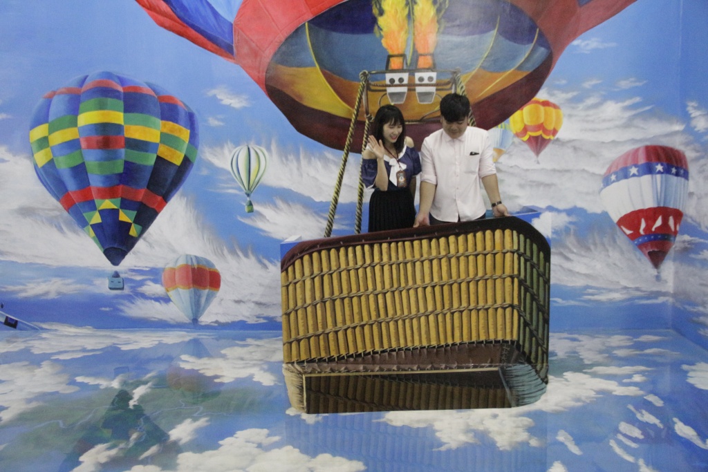 da lat vong quanh the gioi tai bao tang tranh 3d