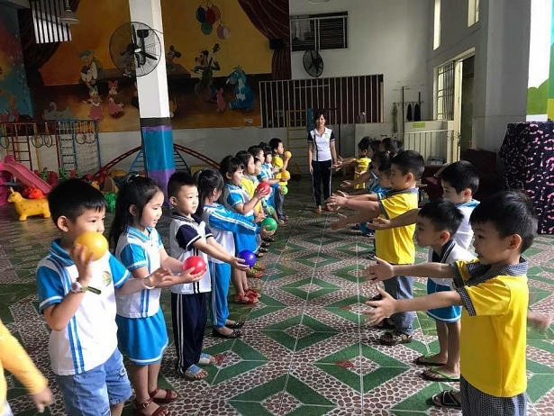 nghich ly vua cham dut hop dong voi hang tram nguoi nhung dak lak van thieu ca nghin giao vien