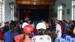 Trưởng công an 'tung cước' đá văng hàng của tiểu thương: Xã bồi thường vài ký cá