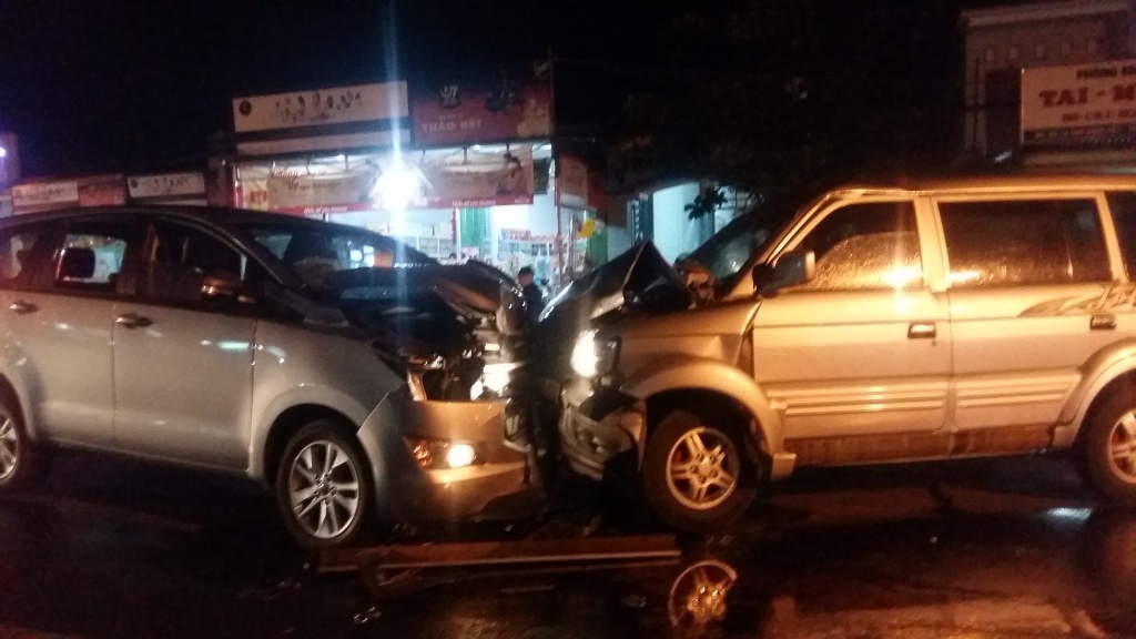 dak lak hai xe tong truc dien vao nhau ba nguoi nhap vien