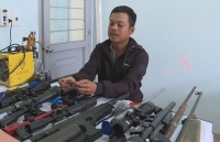 khach hang kien ve so huu ky nghi ra toa