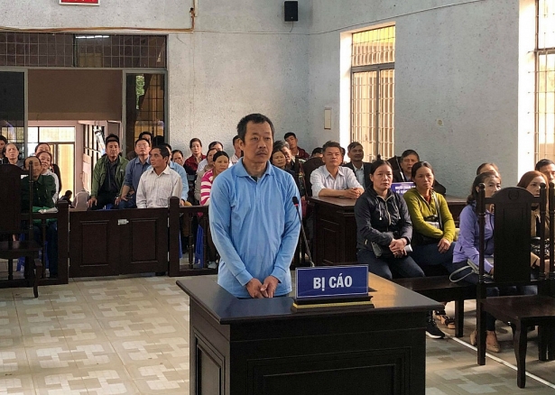 nguyen thuong ta cong an tiep tuc hau toa sau khi chiem doat 24 ti dong