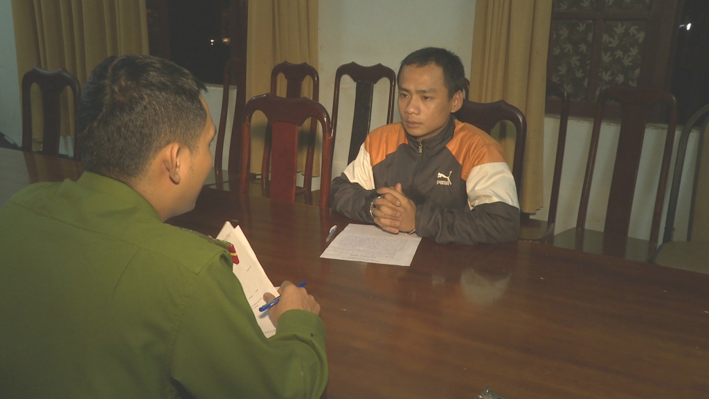 tu nhan la cong an nam thanh nien cho be gai 13 tuoi ra nghia trang hiep dam