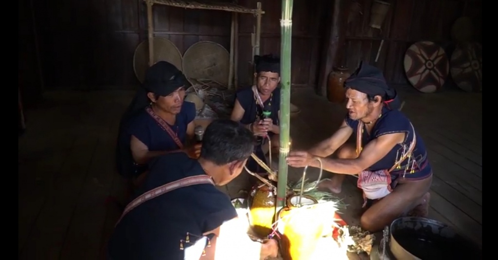 doc dao le cung mung nha rong cua nguoi dong bao bahnar