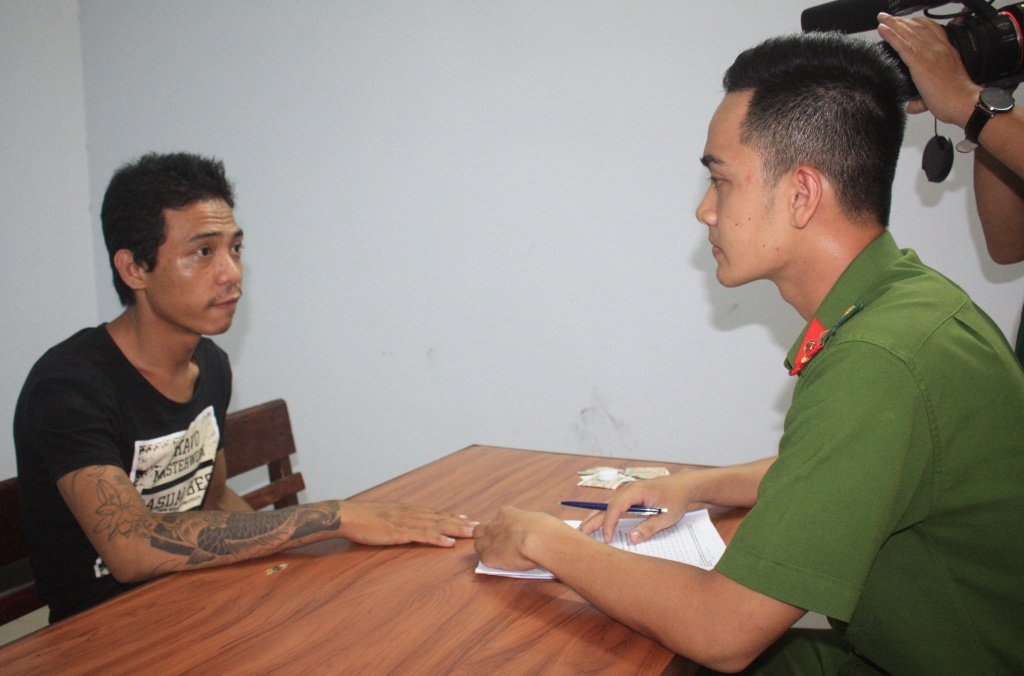 loi khai cua thanh nien nua dem xong vao phong nu cong nhan cuop