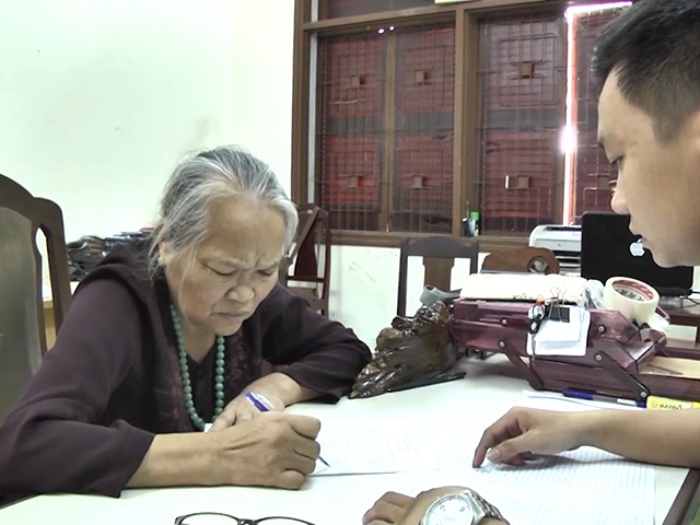 chuyen cu ba 67 tuoi nguy trang 1 banh ma tuy
