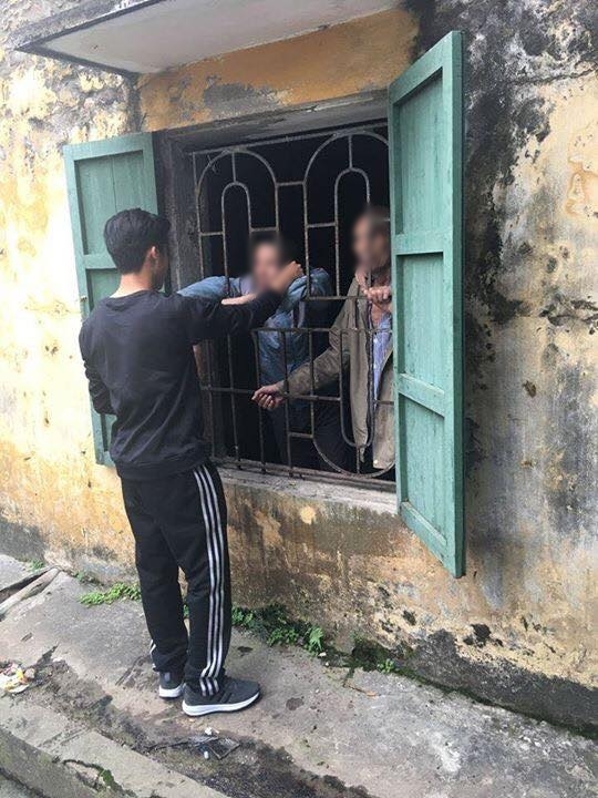 cuoc gap bat ngo giua 2 nguoi ban cu o trai tam than khien nhieu nguoi roi nuoc mat