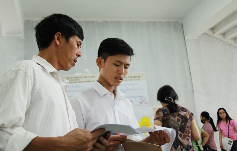 dai hoc bach khoa tuyen hon 6000 chi tieu nam 2017