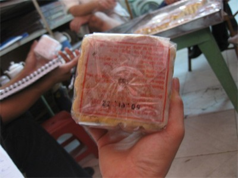 thi truong banh trung thu bi mat an sau thoi han su dung in tren bao bi