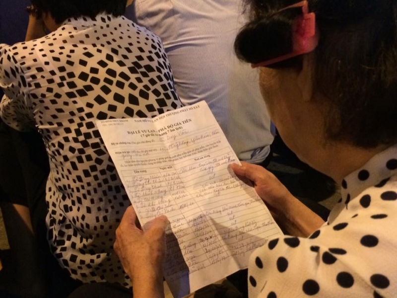 hang nghin nguoi doi mua ngoi kin duong du le vu lan chua phuc khanh