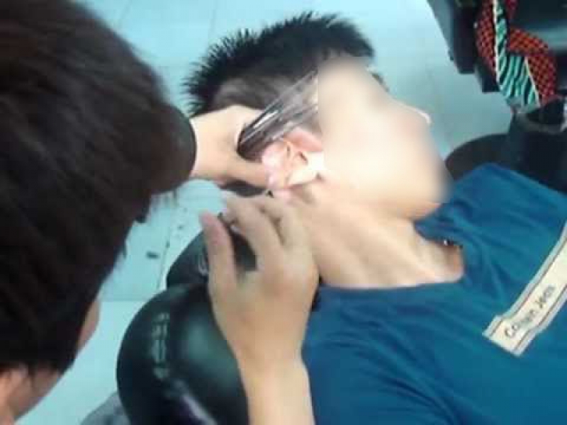 lay ray tai can than thung mang nhi mac nam viem tai