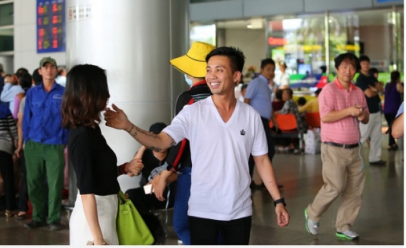 dai gia minh nhua doan tu vo con sau nhung ngay vat va doi tu tu