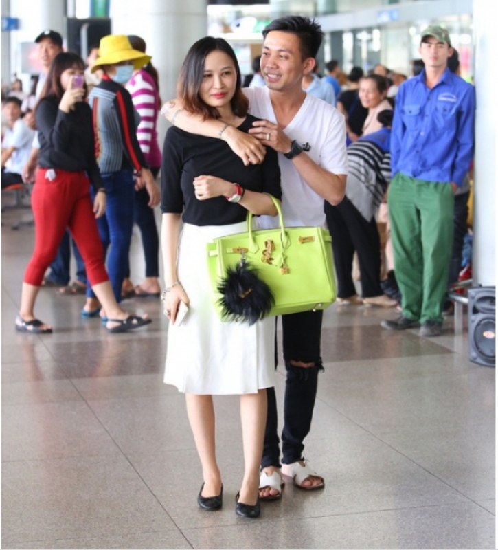 dai gia minh nhua doan tu vo con sau nhung ngay vat va doi tu tu