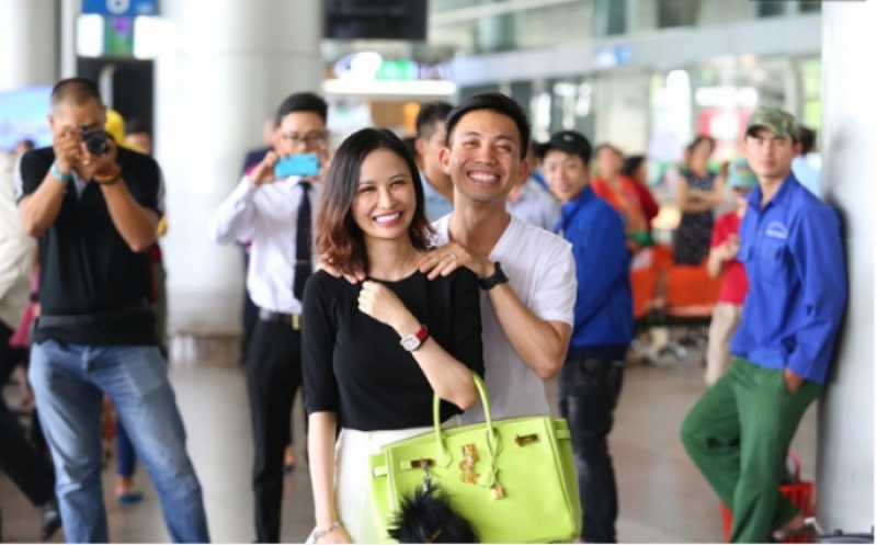 dai gia minh nhua doan tu vo con sau nhung ngay vat va doi tu tu