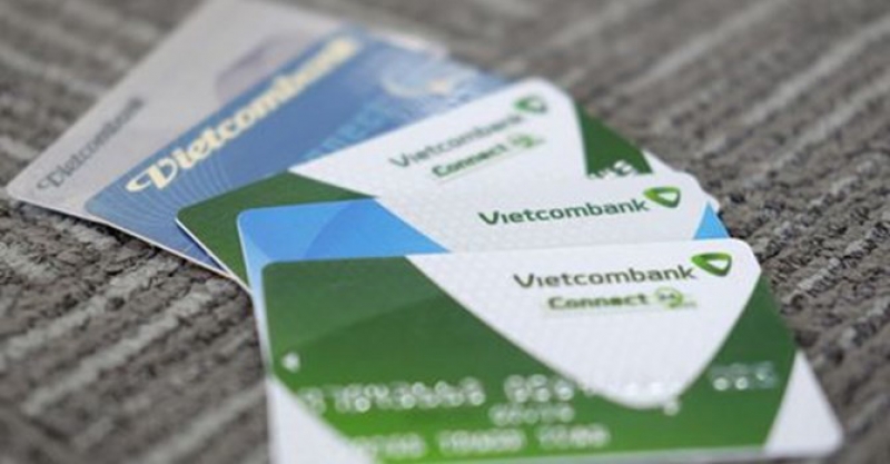 them 2 khach hang bay hoi tien trong tai khoan trach nhiem cua vietcombank o dau