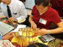gia vang hom nay 3010 da tang khong on dinh