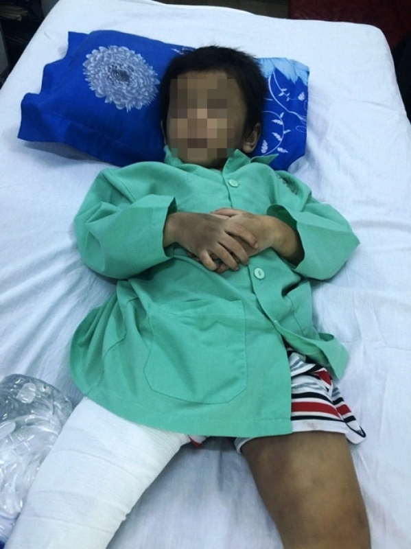 dan mang soi suc vi nguoi phu nu bao hanh da man chinh con de cua minh