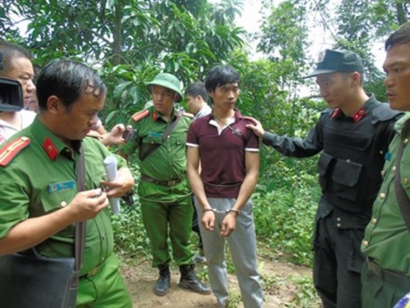 vao noi an nau cua nghi can sat hai 4 nguoi o lao cai