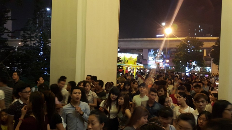 ha noi bien nguoi do don ve cac khu trung tam don tet trung thu