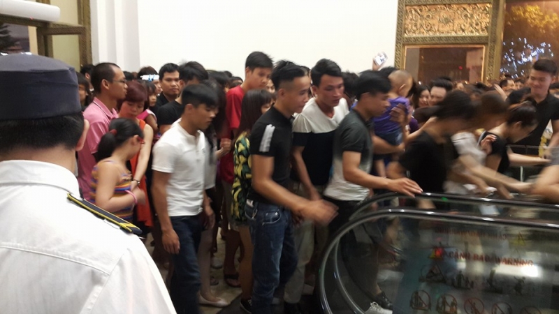 ha noi bien nguoi do don ve cac khu trung tam don tet trung thu