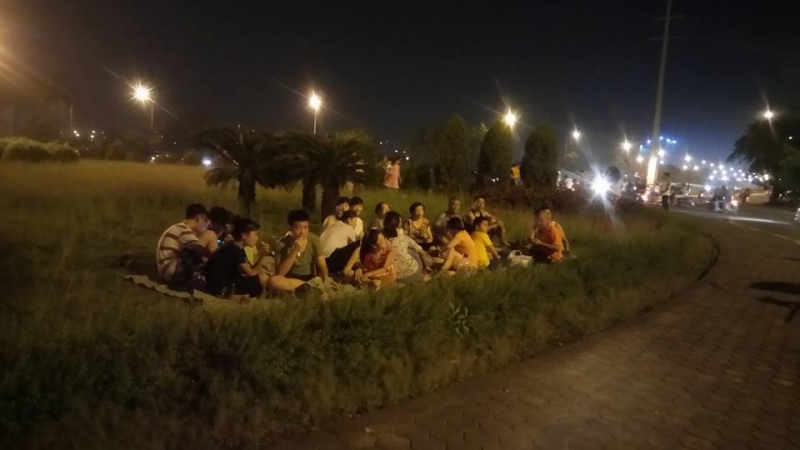 Hà Nội: 'Biển người' đổ dồn về các khu trung tâm đón tết Trung thu ha noi bien nguoi do don ve cac khu trung tam don tet trung thu
