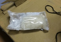 Nam sinh y khoa giấu ma túy trong quần lót