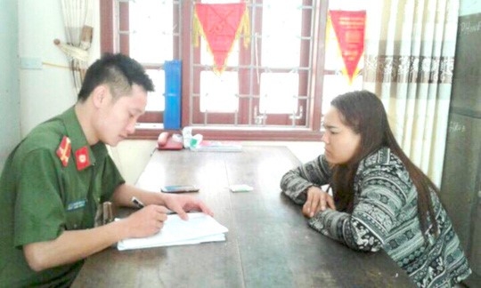 be gai 4 thang tuoi bi bat coc van chua co nguoi den nhan