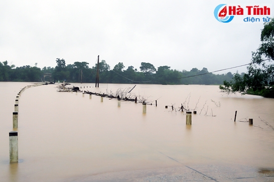 nhieu noi o quang binh ha tinh lai ngap trong nuoc lu