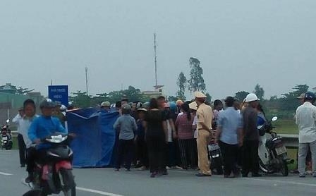 me cho con di xe sh tu vong nguyen nhan do tai nan giao thong