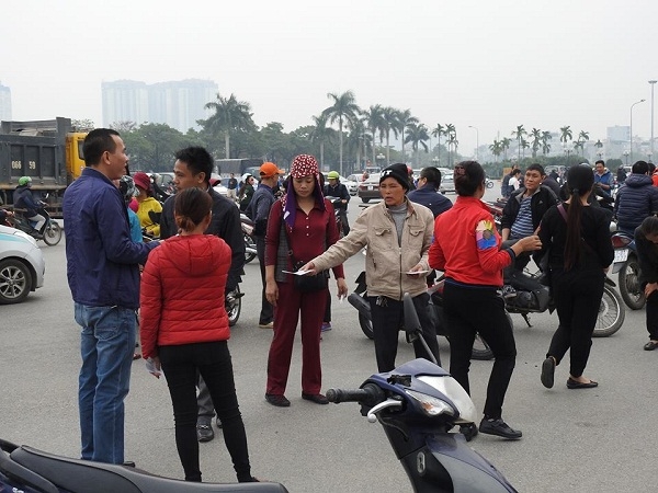 Vé xem trận Việt Nam-Indonesia giá 400 nghìn bị 'phe vé' đẩy lên 1,6 triệu ve xem tran viet nam indonesia gia 400 nghin bi phe ve day len 16 trieu