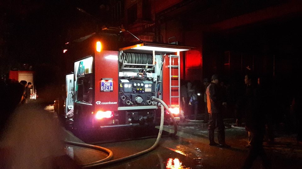 Hà Nội: Cháy lớn tại xưởng sơn thuộc cụm Công nghiệp xã La Phù ha noi chay lon tai xuong son thuoc cum cong nghiep xa la phu