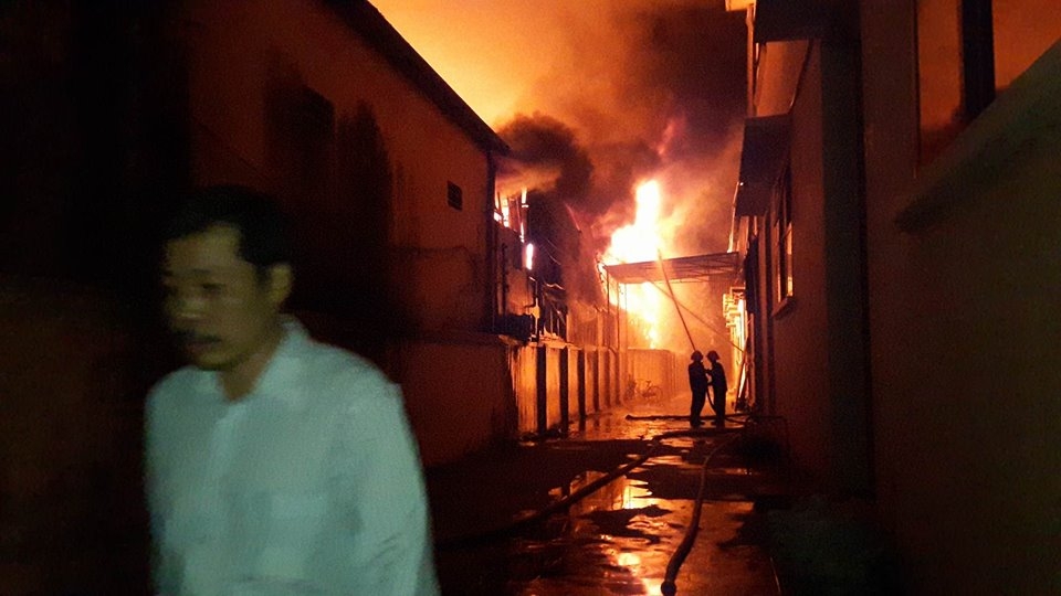 ha noi chay lon tai xuong son thuoc cum cong nghiep xa la phu