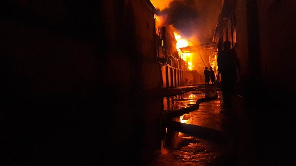 ha noi chay lon tai xuong son thuoc cum cong nghiep xa la phu