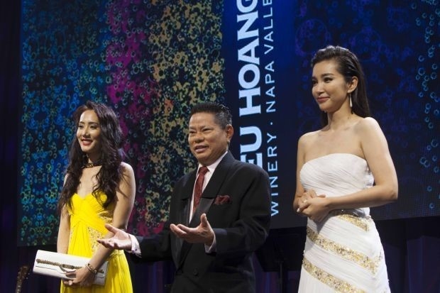 ty phu hoang kieu ban trai tin don cua ngoc trinh lam giau the nao