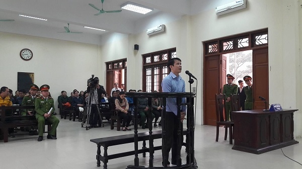 tai xe lai xe camry dam chet 3 nguoi o pho ai mo linh an