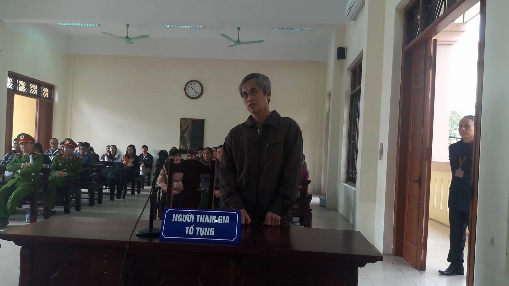 tai xe lai xe camry dam chet 3 nguoi o pho ai mo linh an