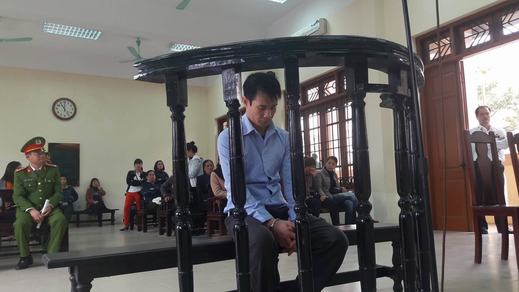 tai xe lai xe camry dam chet 3 nguoi o pho ai mo linh an