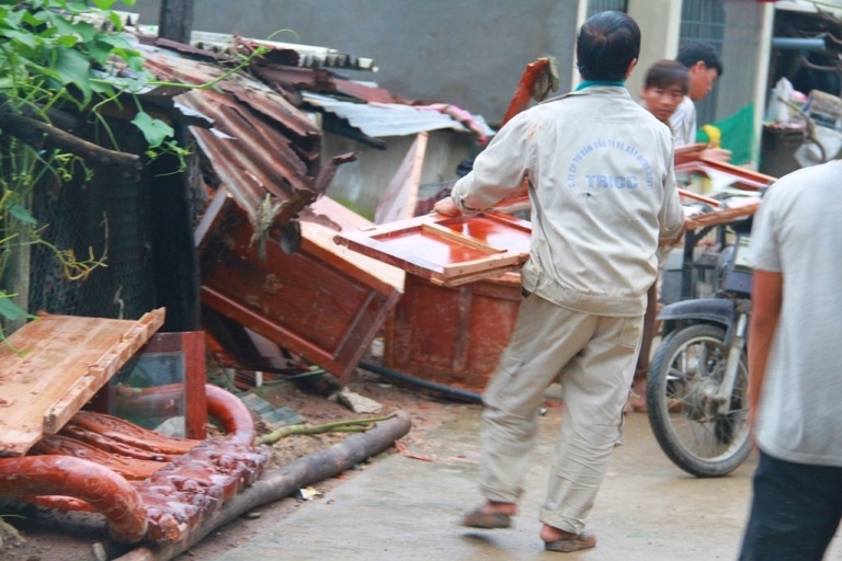 hien truong vu lo nui kinh hoang o nha trang