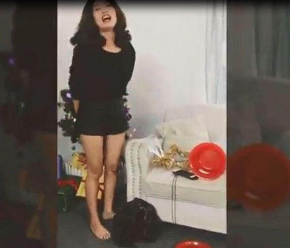 chang trai tang nguoi yeu mon qua giang sinh ba dao khien dan mang cuoi ngat