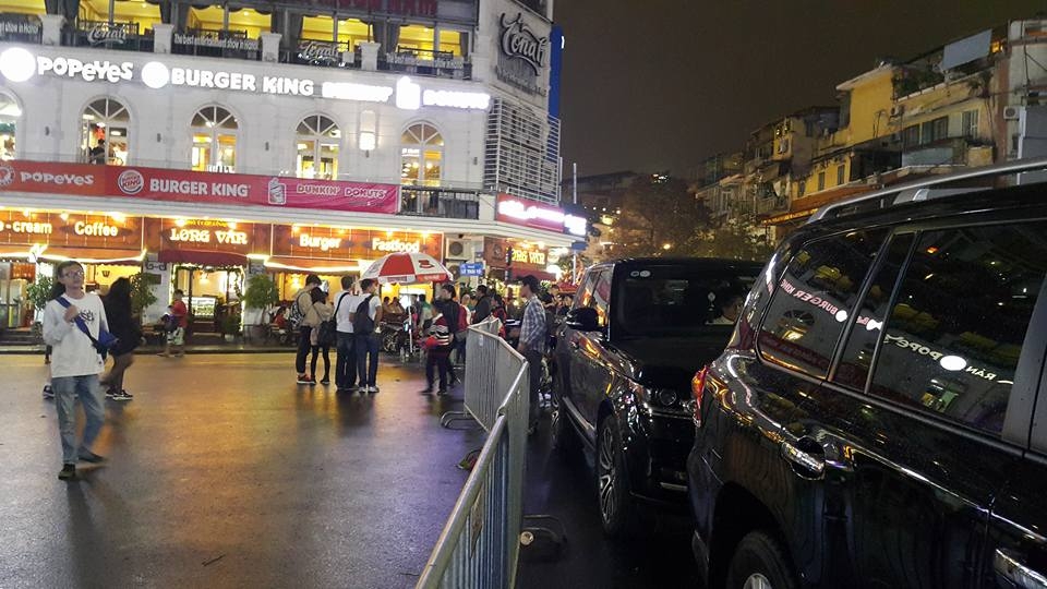 Hà Nội, TP HCM rực rỡ đêm Noel ha noi tp hcm ruc ro dem noel