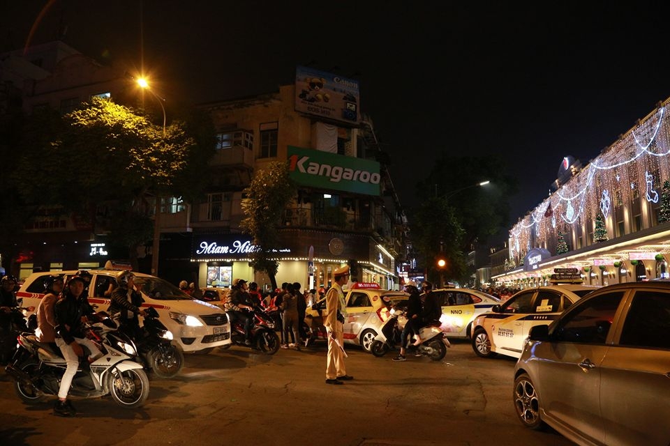 ha noi tp hcm ruc ro dem noel