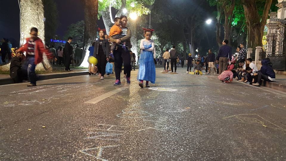 Hà Nội, TP HCM rực rỡ đêm Noel ha noi tp hcm ruc ro dem noel